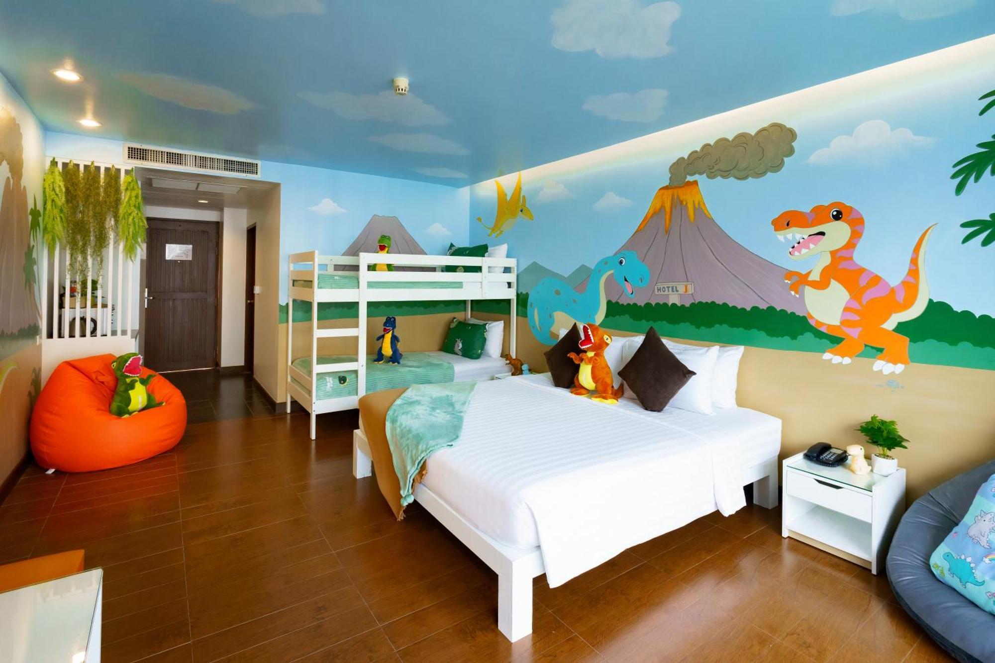 Hotel J Pattaya Exterior photo